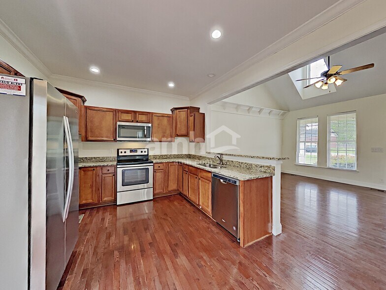 Building Photo - 312 Madrid Dr