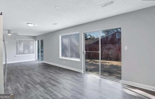 Building Photo - 3150 Cadiz Cir