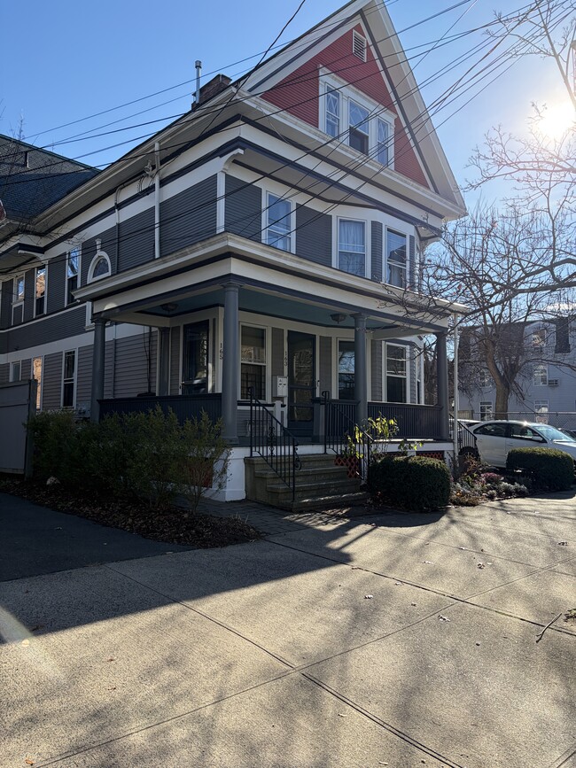 Building Photo - 163 Dwight St