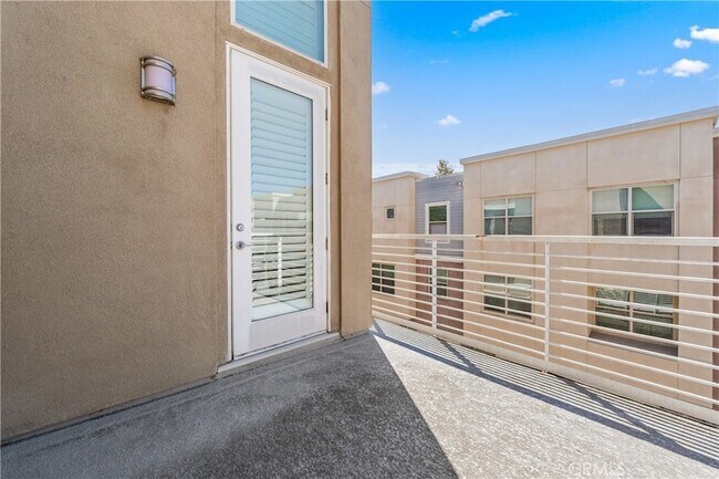 Building Photo - 630 Colorado Cir