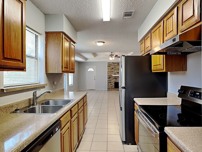 Building Photo - Newly Renovated Single Family Home | 2 BR/2BA | Covered Parking