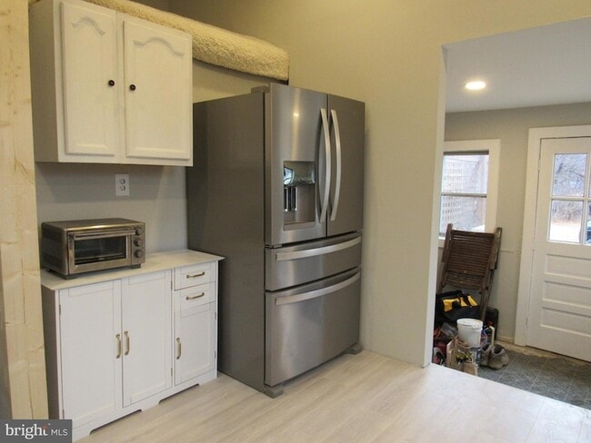 Building Photo - 286 Mission Rd