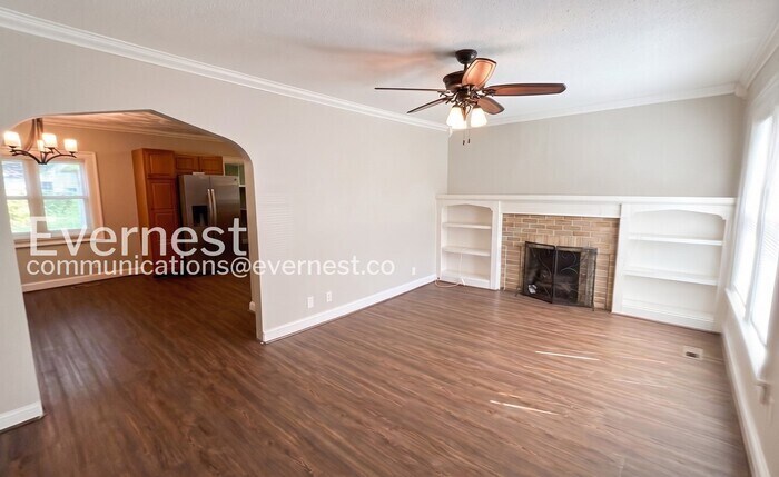 Building Photo - 507 S Lovell Ave