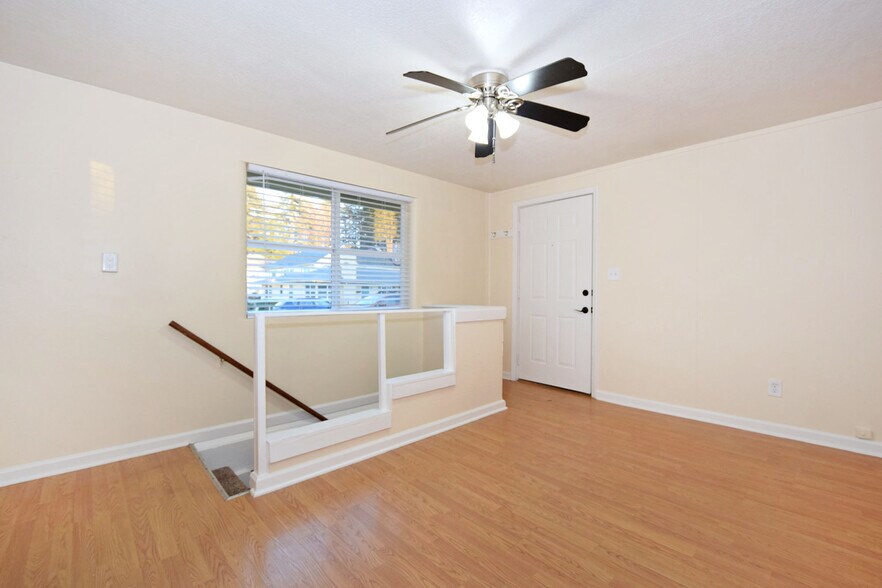 Building Photo - 11240 SW Barbur Blvd