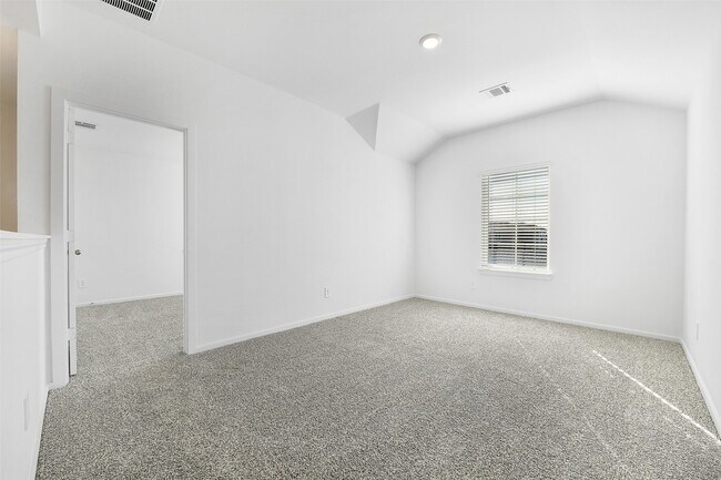 Building Photo - 3930 El Vaquero Ct