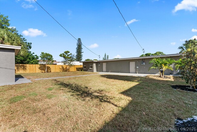 Building Photo - 829 Bayberry Dr