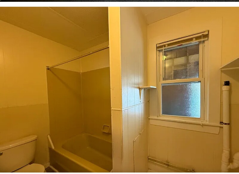 Building Photo - 325 Cumberland St