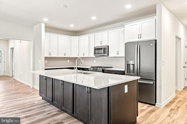 Building Photo - 34121 Juniper Dr