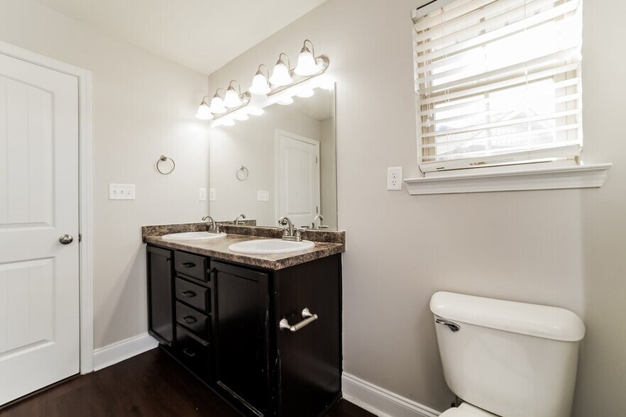 Building Photo - 8714 Hanson Cv