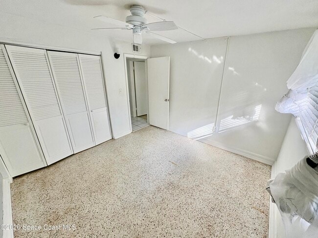 Building Photo - 6587 Towhee Dr