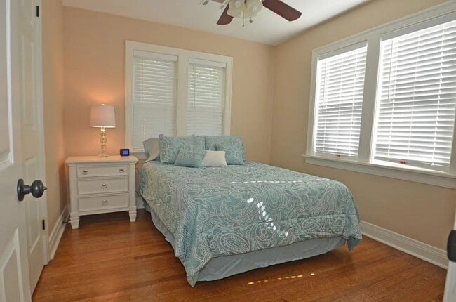 Building Photo - Charming Fully Furnished or unfurnished 1-Bed, 1-Bath steps from the Plaza District