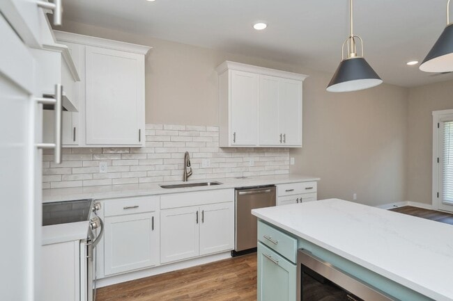 Building Photo - NEW CONSTRUCTION TOWNHOME FOR RENT! 3 BED ...