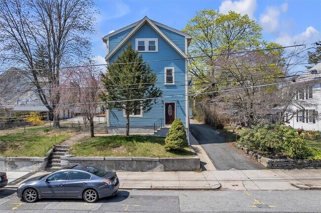 Primary Photo - 32 Summer St