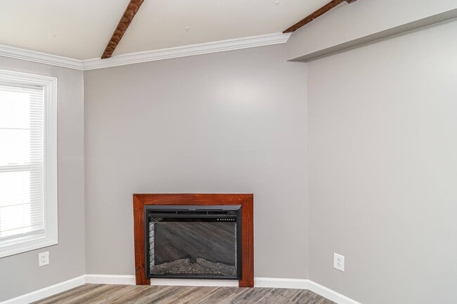 Building Photo - IMMACULATE 3 BR | 2 BA in Pikeville! Lawn ...