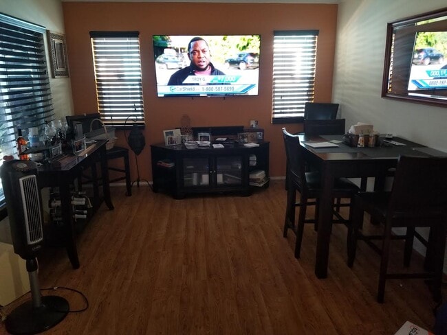 Dining Room - 6302 S Rimpau Blvd