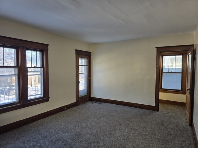 Building Photo - 265 Lisbon Ave