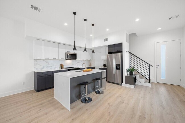 Building Photo - 1512 Barbee St