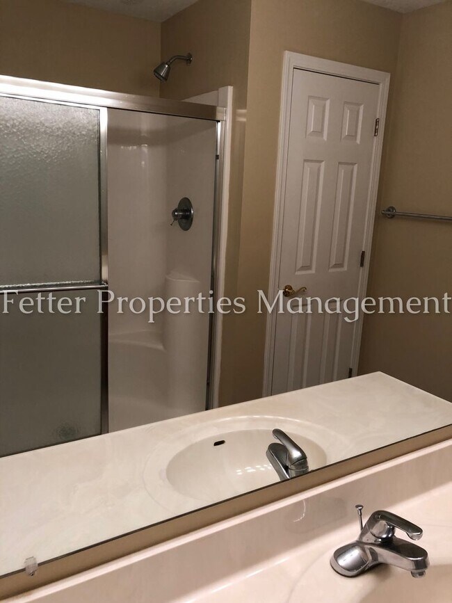 Building Photo - 3 Bedroom Newburgh Home!!