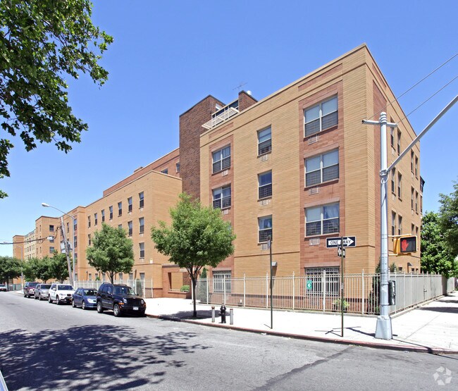Primary Photo - Penny Yates Apartments