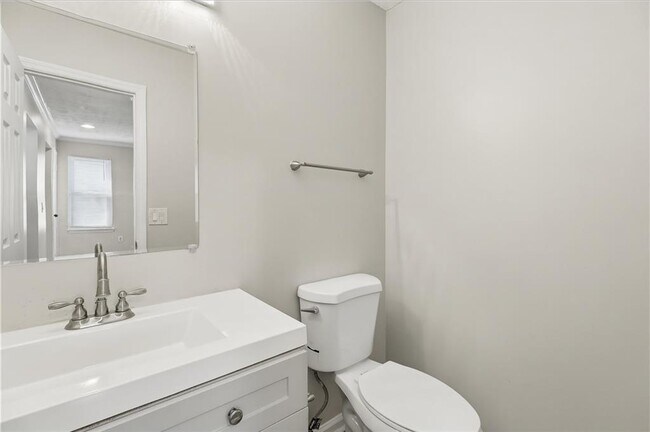 Building Photo - 3447 Kingswood Run