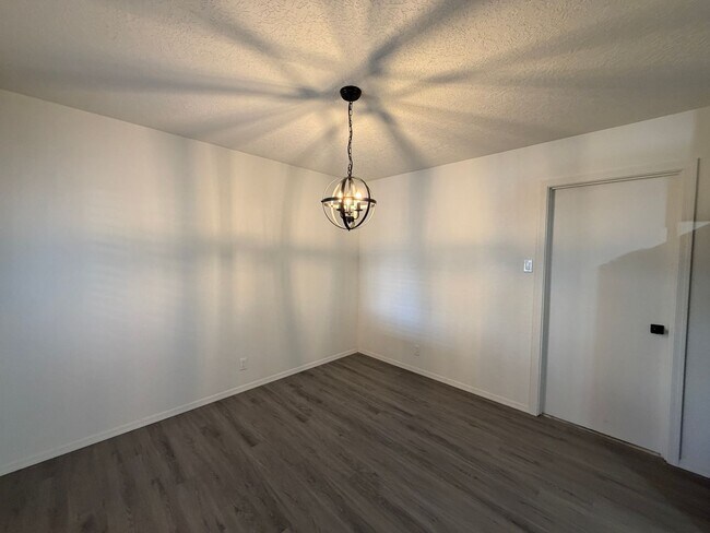 Building Photo - 3 Bedroom Single Story Home Available Near Unser Blvd NW & Paradise Blvd NW!
