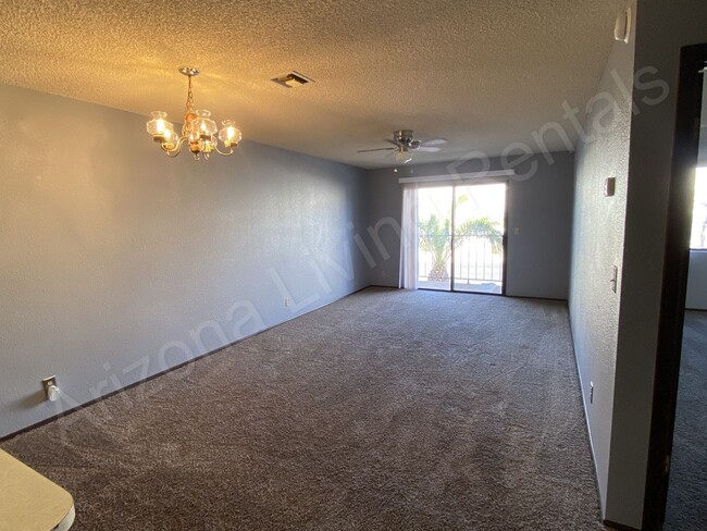 Building Photo - MOVE IN SPECIAL $500 OFF