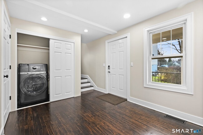 Building Photo - 2 Sherman Ave