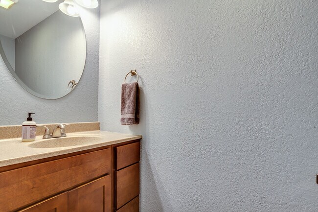 Building Photo - 507 Cambridge St