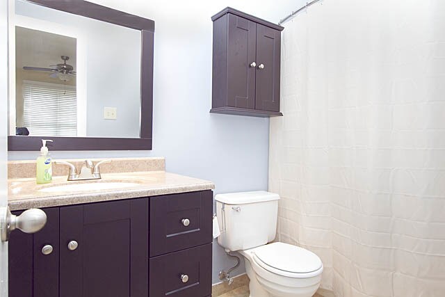 Building Photo - Coming Soon! Cozy 1 Bed / 1 Bath End Unit ...