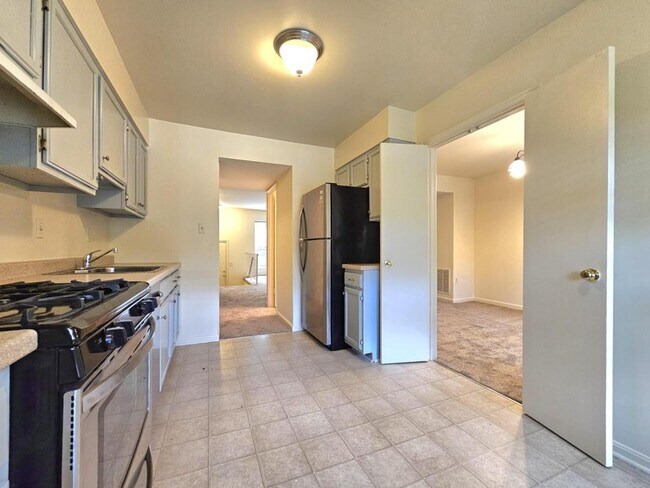 Building Photo - 4802 Treasure Ct
