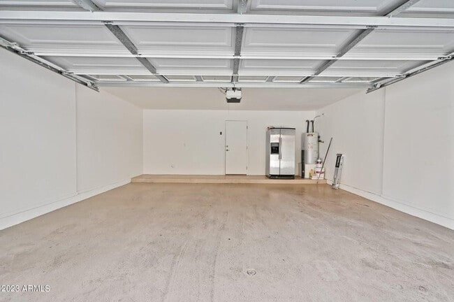 Building Photo - 968 W Aspen Way