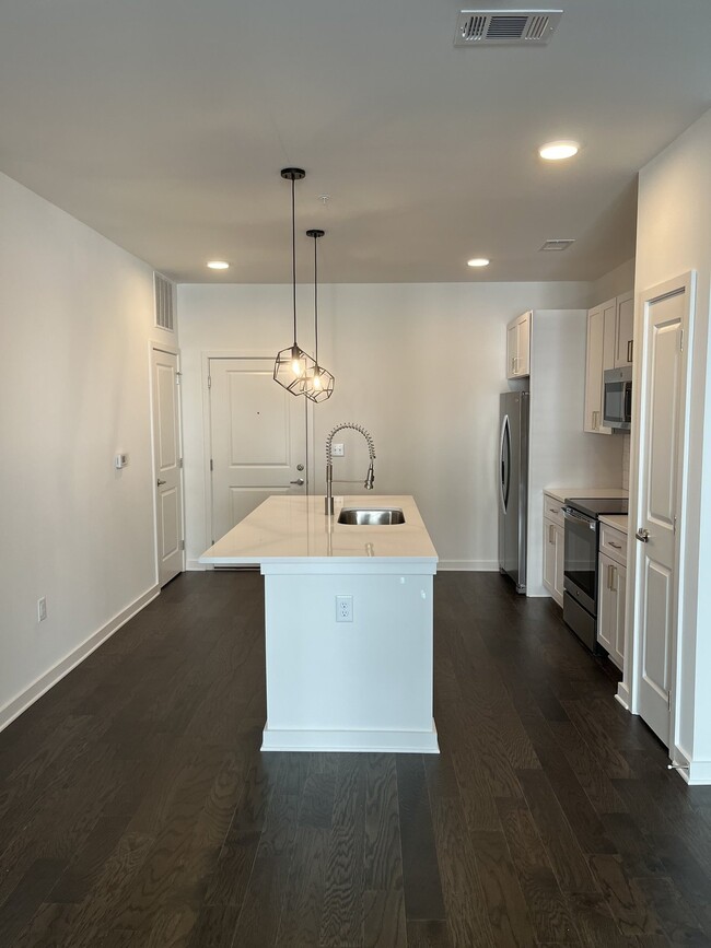 Building Photo - BEAUTIFUL CONDO IN THE HEART OF THE NATIONS IN NASHVILLE, TENNESSEE