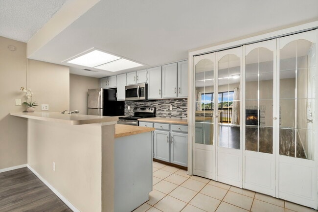 Building Photo - 9662 NW Brentwood Way