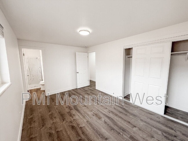 Building Photo - 1011 Claremont Dr