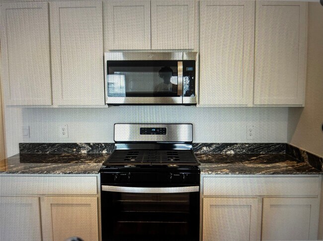 Building Photo - 1123 Sommerville Dr