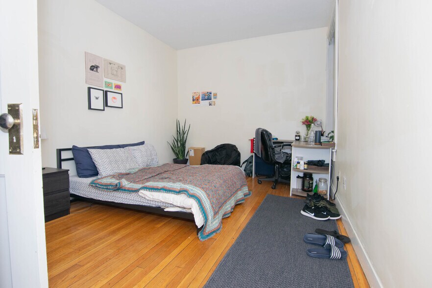 Building Photo - 60 Gibbs St