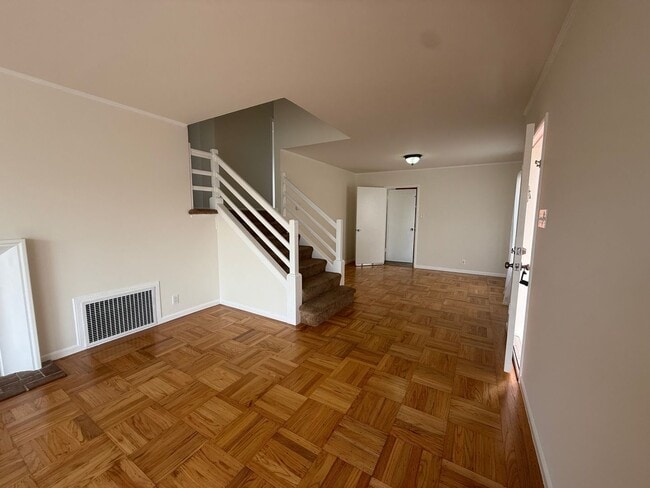 Building Photo - 3-Bedroom Home for Rent – Ready for Move-I...