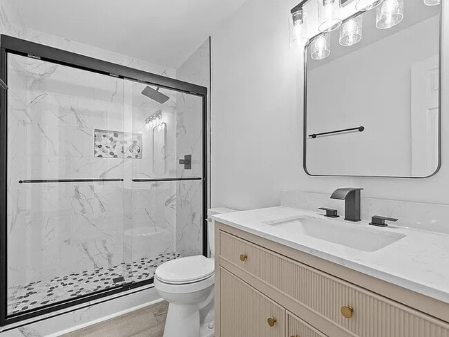 Building Photo - Lease OR Lease to Own