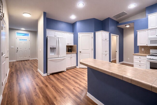 Building Photo - 5447 N St