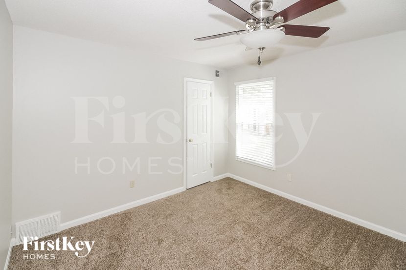 Building Photo - 594 Featherwind Cove N