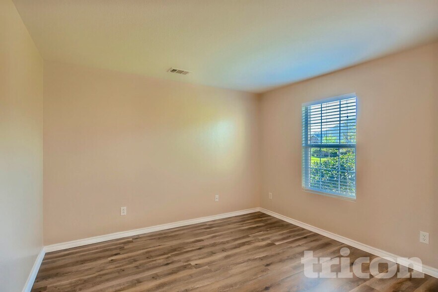 Building Photo - 712 Locustberry Dr