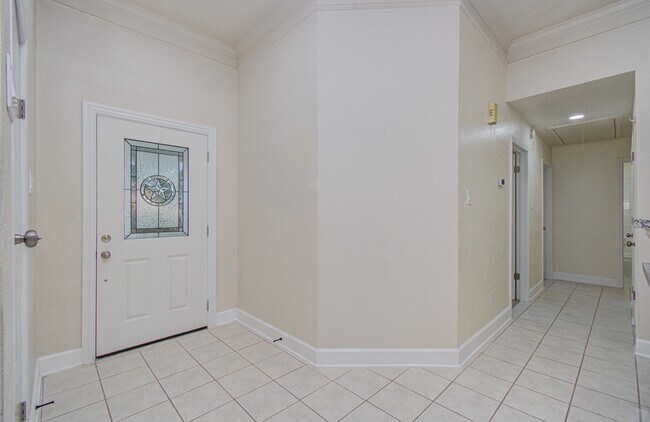 Building Photo - 16963 Nevisway St