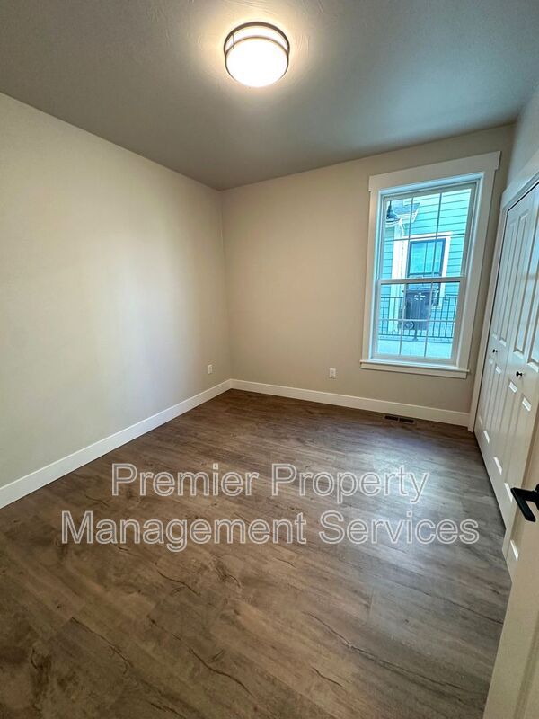 Building Photo - 6029 Elysian Rd