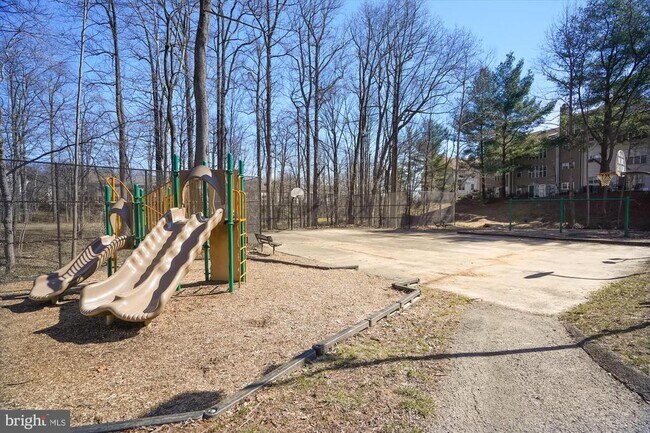 Building Photo - 12102 Greenwood Ct