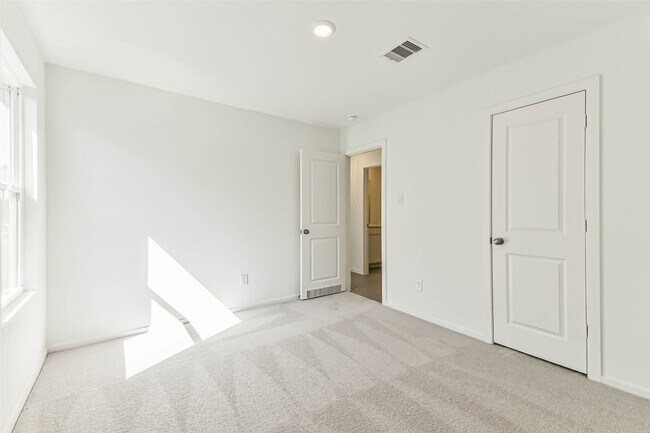 Building Photo - 12006 Noble Wood Vlg