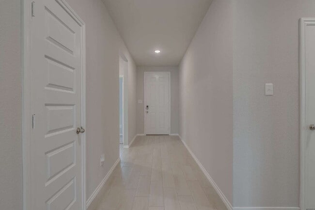 Building Photo - Charming 4-Bedroom Home in Eagle Mountain-...