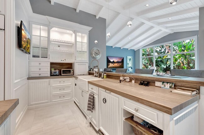 Building Photo - 5747 Paddington Way