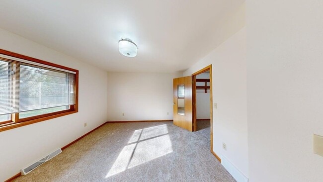 Building Photo - 1209 W Wausau Ave