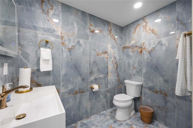 Building Photo - 2300 Harbour Dr