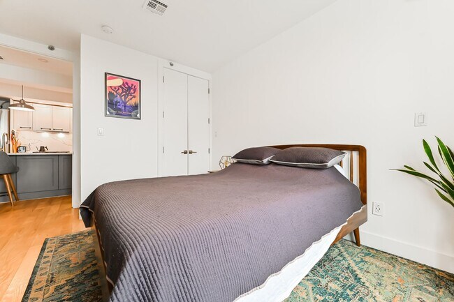 Building Photo - Beautiful 1 Bedroom in Prime Brooklyn with...